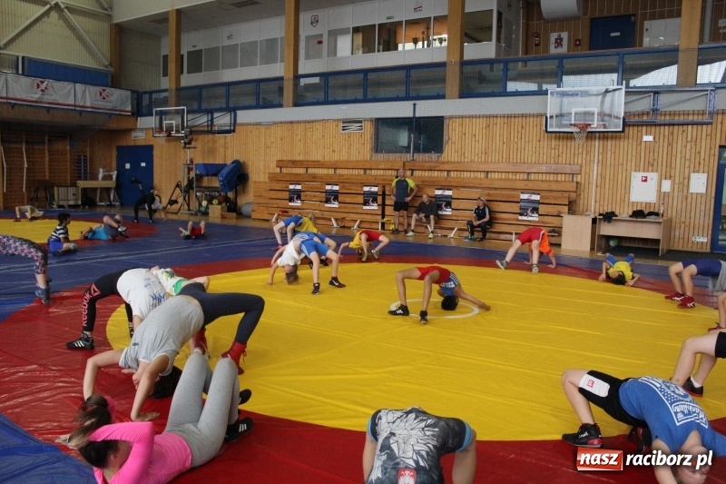 Zdjęcie w galerii na portalu naszraciborz.pl: Zapaśnicy MKZ Unii Racibórz i Lokomotiva Krnov na zgrupowaniu w Szczyrku wiadomości z regionu