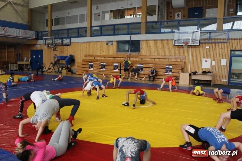 Zdjęcie w galerii na portalu naszraciborz.pl: Zapaśnicy MKZ Unii Racibórz i Lokomotiva Krnov na zgrupowaniu w Szczyrku wiadomości z regionu