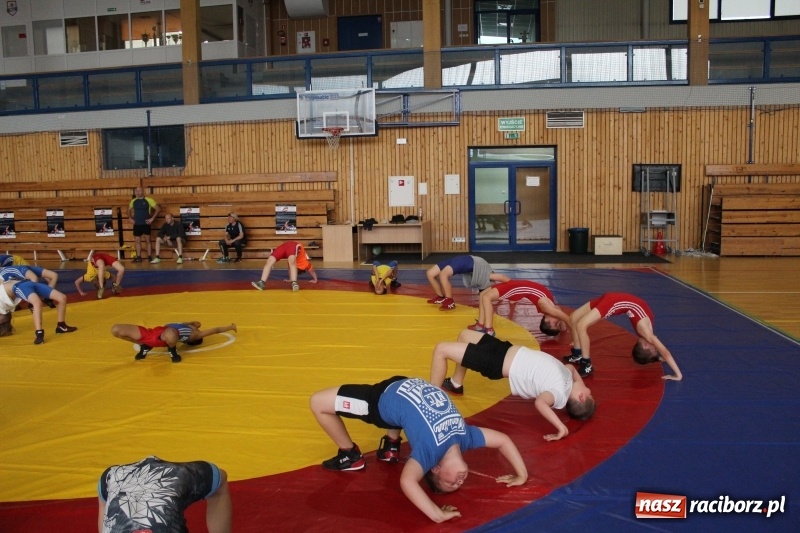 Zdjęcie w galerii na portalu naszraciborz.pl: Zapaśnicy MKZ Unii Racibórz i Lokomotiva Krnov na zgrupowaniu w Szczyrku wiadomości z regionu