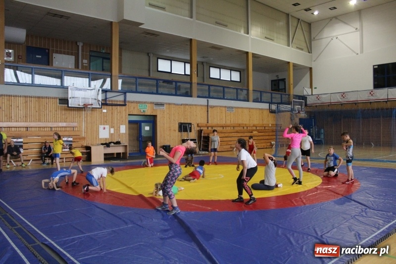 Zdjęcie w galerii na portalu naszraciborz.pl: Zapaśnicy MKZ Unii Racibórz i Lokomotiva Krnov na zgrupowaniu w Szczyrku wiadomości z regionu