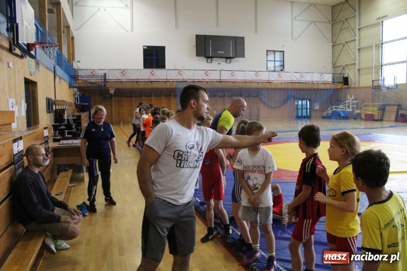 Zdjęcie w galerii na portalu naszraciborz.pl: Zapaśnicy MKZ Unii Racibórz i Lokomotiva Krnov na zgrupowaniu w Szczyrku wiadomości z regionu