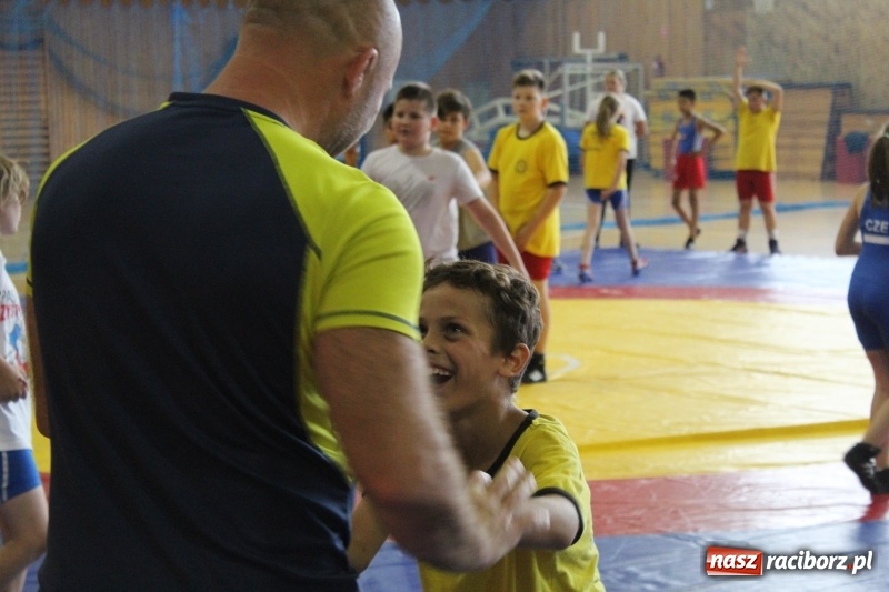 Zdjęcie w galerii na portalu naszraciborz.pl: Zapaśnicy MKZ Unii Racibórz i Lokomotiva Krnov na zgrupowaniu w Szczyrku wiadomości z regionu