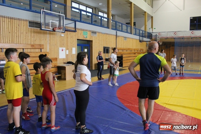 Zdjęcie w galerii na portalu naszraciborz.pl: Zapaśnicy MKZ Unii Racibórz i Lokomotiva Krnov na zgrupowaniu w Szczyrku wiadomości z regionu