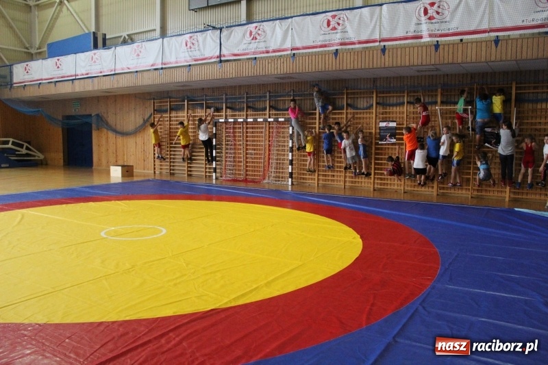 Zdjęcie w galerii na portalu naszraciborz.pl: Zapaśnicy MKZ Unii Racibórz i Lokomotiva Krnov na zgrupowaniu w Szczyrku wiadomości z regionu