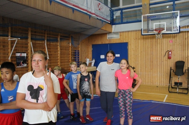 Zdjęcie w galerii na portalu naszraciborz.pl: Zapaśnicy MKZ Unii Racibórz i Lokomotiva Krnov na zgrupowaniu w Szczyrku wiadomości z regionu