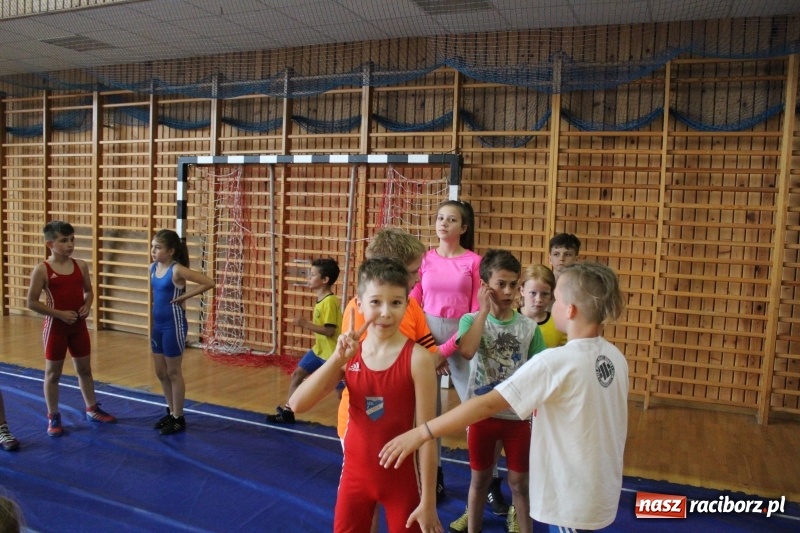 Zdjęcie w galerii na portalu naszraciborz.pl: Zapaśnicy MKZ Unii Racibórz i Lokomotiva Krnov na zgrupowaniu w Szczyrku wiadomości z regionu