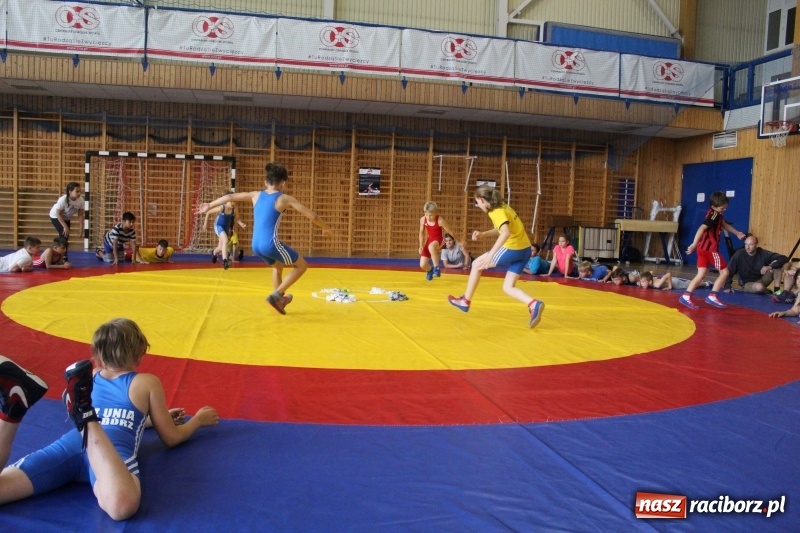 Zdjęcie w galerii na portalu naszraciborz.pl: Zapaśnicy MKZ Unii Racibórz i Lokomotiva Krnov na zgrupowaniu w Szczyrku wiadomości z regionu