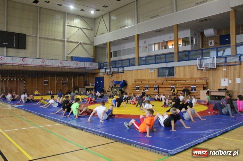 Zdjęcie w galerii na portalu naszraciborz.pl: Zapaśnicy MKZ Unii Racibórz i Lokomotiva Krnov na zgrupowaniu w Szczyrku wiadomości z regionu
