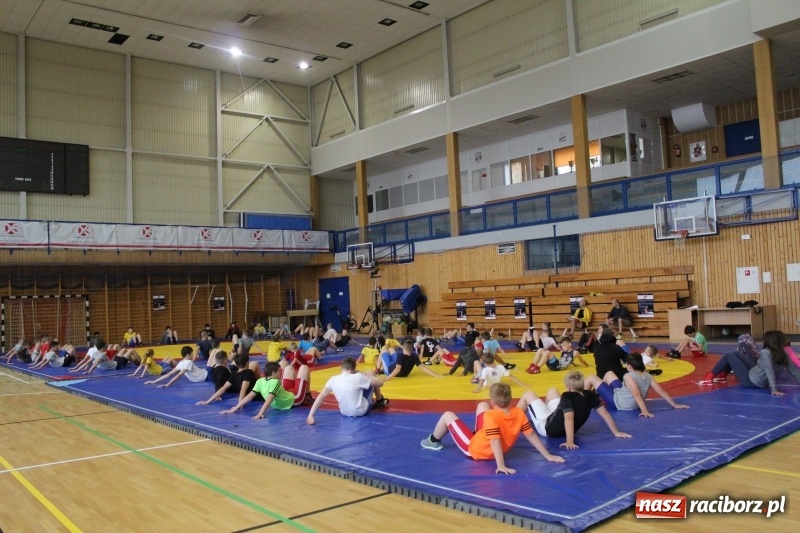 Zdjęcie w galerii na portalu naszraciborz.pl: Zapaśnicy MKZ Unii Racibórz i Lokomotiva Krnov na zgrupowaniu w Szczyrku wiadomości z regionu