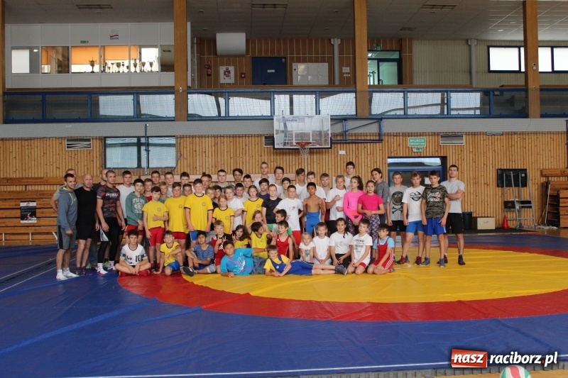 Zdjęcie w galerii na portalu naszraciborz.pl: Zapaśnicy MKZ Unii Racibórz i Lokomotiva Krnov na zgrupowaniu w Szczyrku wiadomości z regionu