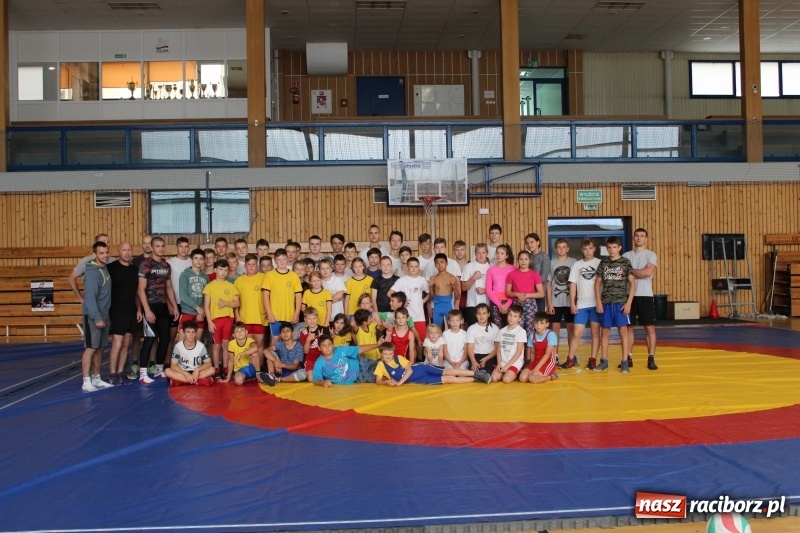 Zdjęcie w galerii na portalu naszraciborz.pl: Zapaśnicy MKZ Unii Racibórz i Lokomotiva Krnov na zgrupowaniu w Szczyrku wiadomości z regionu