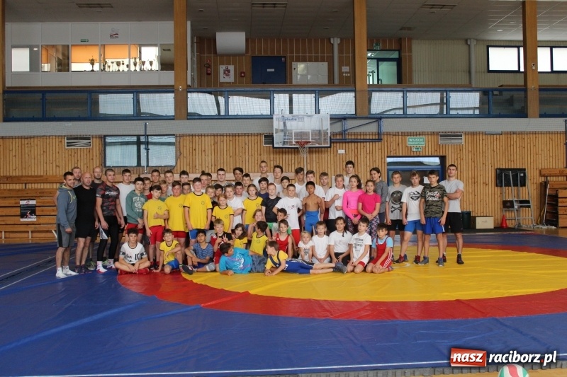 Zdjęcie w galerii na portalu naszraciborz.pl: Zapaśnicy MKZ Unii Racibórz i Lokomotiva Krnov na zgrupowaniu w Szczyrku wiadomości z regionu