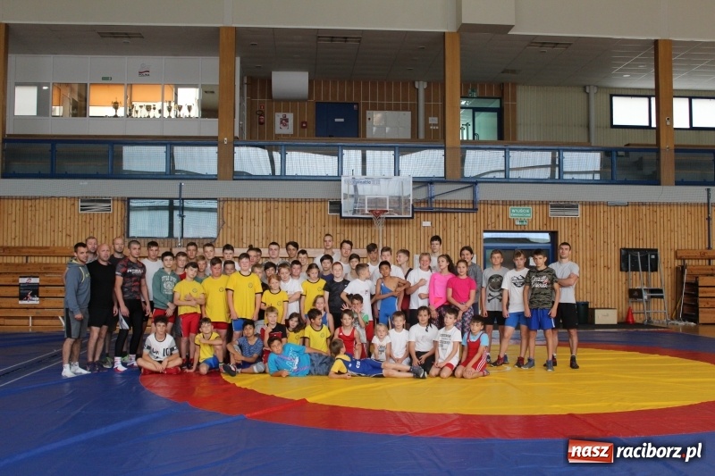 Zdjęcie w galerii na portalu naszraciborz.pl: Zapaśnicy MKZ Unii Racibórz i Lokomotiva Krnov na zgrupowaniu w Szczyrku wiadomości z regionu