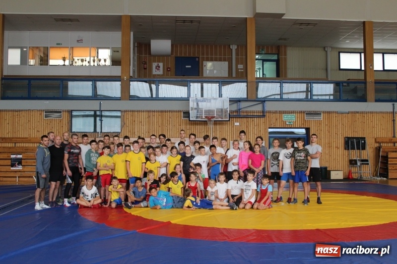 Zdjęcie w galerii na portalu naszraciborz.pl: Zapaśnicy MKZ Unii Racibórz i Lokomotiva Krnov na zgrupowaniu w Szczyrku wiadomości z regionu