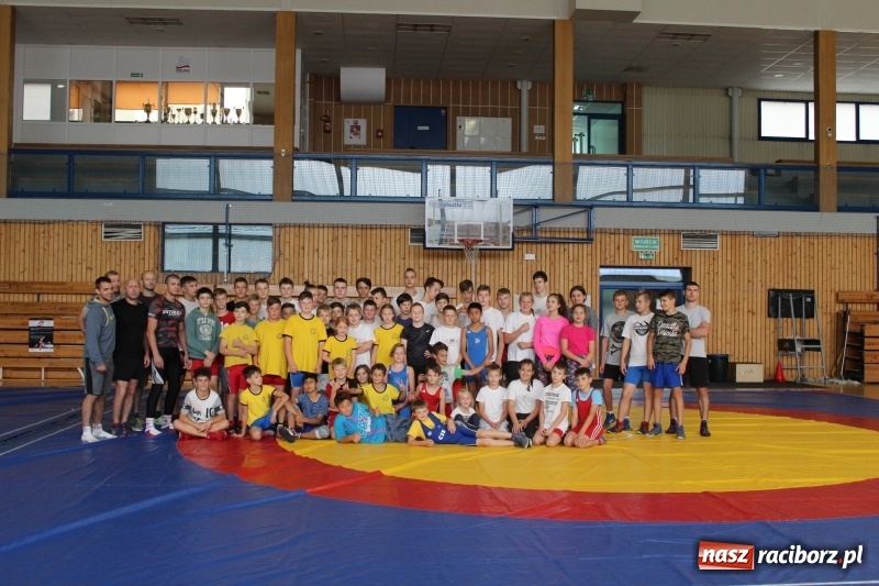 Zdjęcie w galerii na portalu naszraciborz.pl: Zapaśnicy MKZ Unii Racibórz i Lokomotiva Krnov na zgrupowaniu w Szczyrku wiadomości z regionu