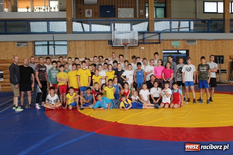 Zdjęcie w galerii na portalu naszraciborz.pl: Zapaśnicy MKZ Unii Racibórz i Lokomotiva Krnov na zgrupowaniu w Szczyrku wiadomości z regionu