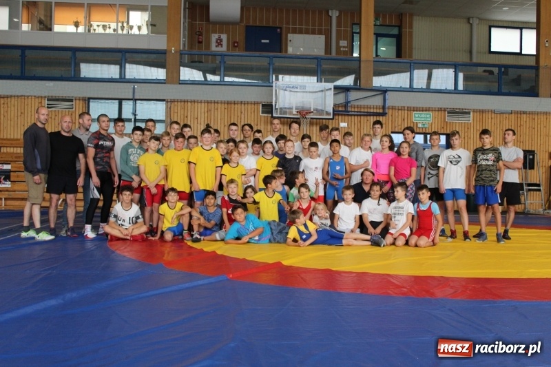 Zdjęcie w galerii na portalu naszraciborz.pl: Zapaśnicy MKZ Unii Racibórz i Lokomotiva Krnov na zgrupowaniu w Szczyrku wiadomości z regionu