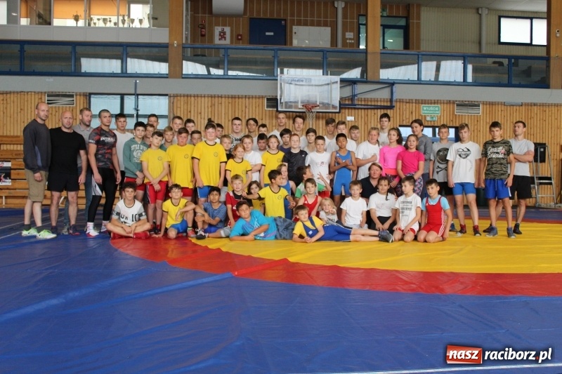 Zdjęcie w galerii na portalu naszraciborz.pl: Zapaśnicy MKZ Unii Racibórz i Lokomotiva Krnov na zgrupowaniu w Szczyrku wiadomości z regionu