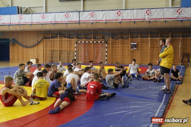 Zdjęcie w galerii na portalu naszraciborz.pl: Zapaśnicy MKZ Unii Racibórz i Lokomotiva Krnov na zgrupowaniu w Szczyrku wiadomości z regionu