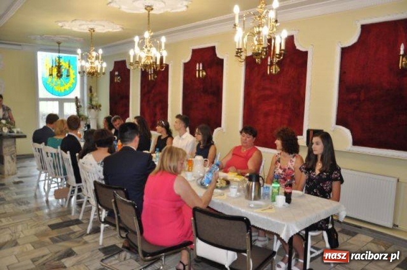 Zdjęcie w galerii na portalu naszraciborz.pl: Nagrody Burmistrza dla uczniów z Kuźni Raciborskiej i Rud wiadomości z regionu