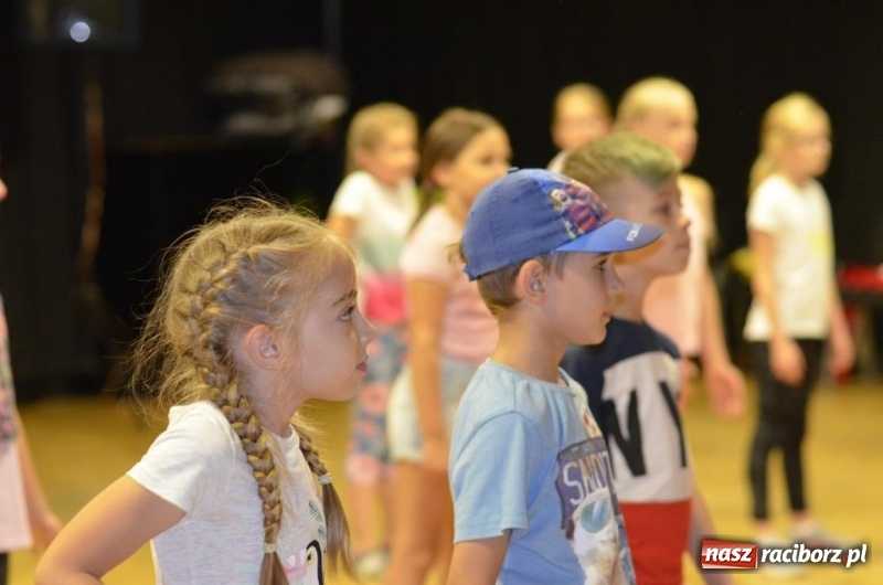 Zdjęcie w galerii na portalu naszraciborz.pl: W RCK ruszyły wakacyjne warsztaty  wiadomości z regionu