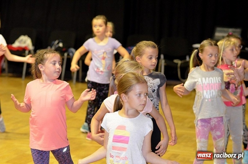 Zdjęcie w galerii na portalu naszraciborz.pl: W RCK ruszyły wakacyjne warsztaty  wiadomości z regionu