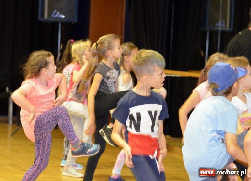 Zdjęcie w galerii na portalu naszraciborz.pl: W RCK ruszyły wakacyjne warsztaty  wiadomości z regionu