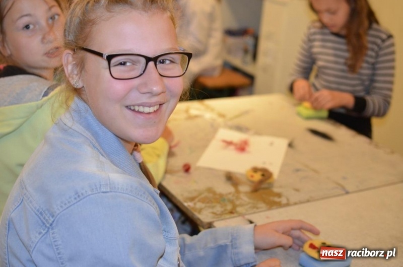 Zdjęcie w galerii na portalu naszraciborz.pl: W RCK ruszyły wakacyjne warsztaty  wiadomości z regionu