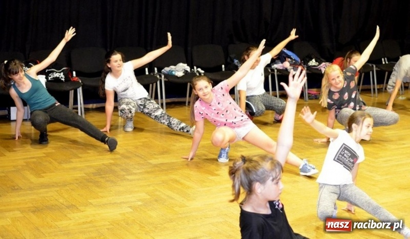 Zdjęcie w galerii na portalu naszraciborz.pl: W RCK ruszyły wakacyjne warsztaty  wiadomości z regionu