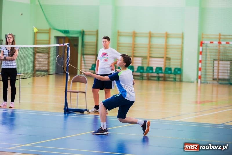 Zdjęcie w galerii na portalu naszraciborz.pl: Wakacyjny turniej badmintona w Arenie Rafako wiadomości z regionu