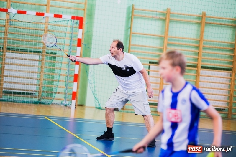 Zdjęcie w galerii na portalu naszraciborz.pl: Wakacyjny turniej badmintona w Arenie Rafako wiadomości z regionu
