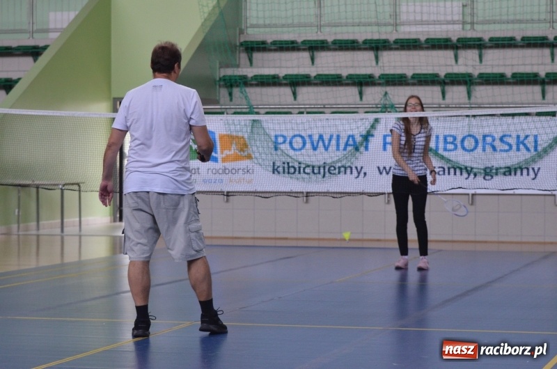 Zdjęcie w galerii na portalu naszraciborz.pl: Wakacyjny turniej badmintona w Arenie Rafako wiadomości z regionu