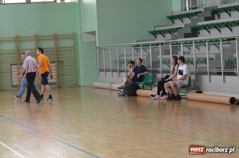 Zdjęcie w galerii na portalu naszraciborz.pl: Wakacyjny turniej badmintona w Arenie Rafako wiadomości z regionu