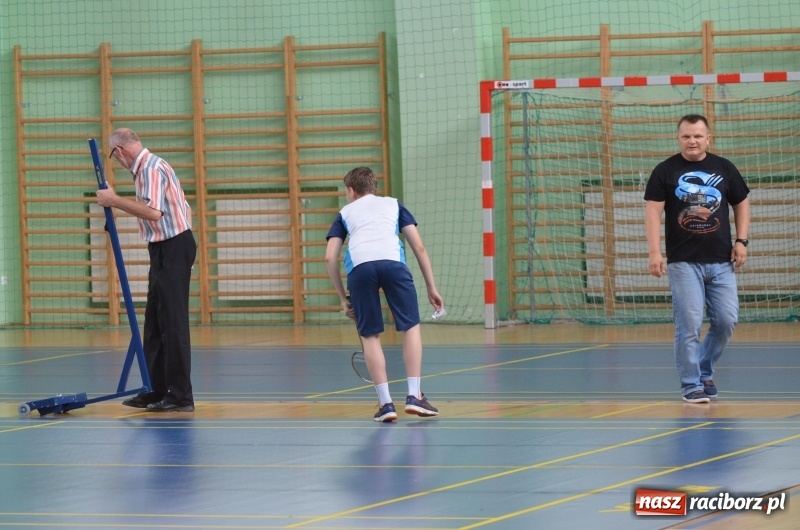 Zdjęcie w galerii na portalu naszraciborz.pl: Wakacyjny turniej badmintona w Arenie Rafako wiadomości z regionu