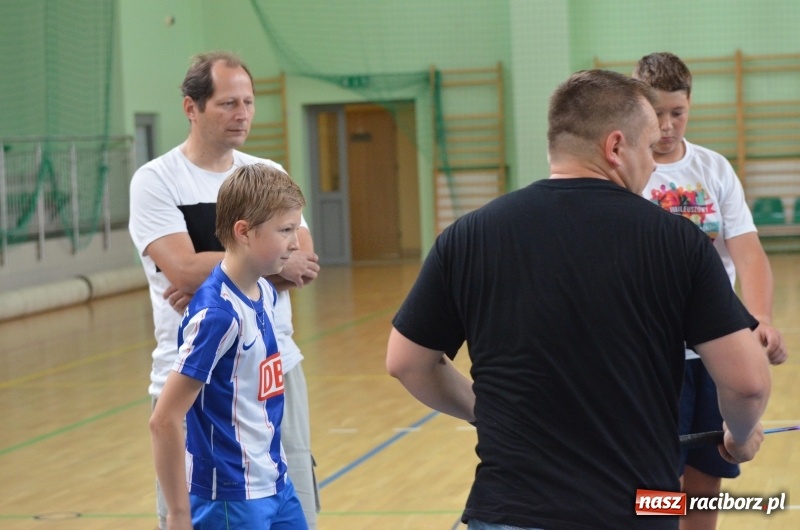 Zdjęcie w galerii na portalu naszraciborz.pl: Wakacyjny turniej badmintona w Arenie Rafako wiadomości z regionu