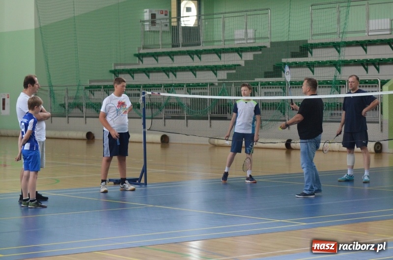 Zdjęcie w galerii na portalu naszraciborz.pl: Wakacyjny turniej badmintona w Arenie Rafako wiadomości z regionu