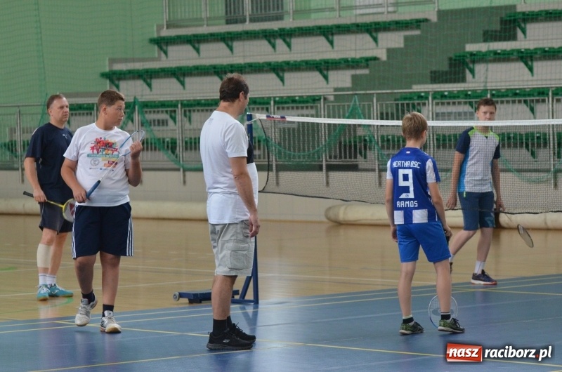 Zdjęcie w galerii na portalu naszraciborz.pl: Wakacyjny turniej badmintona w Arenie Rafako wiadomości z regionu