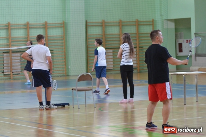 Zdjęcie w galerii na portalu naszraciborz.pl: Wakacyjny turniej badmintona w Arenie Rafako wiadomości z regionu