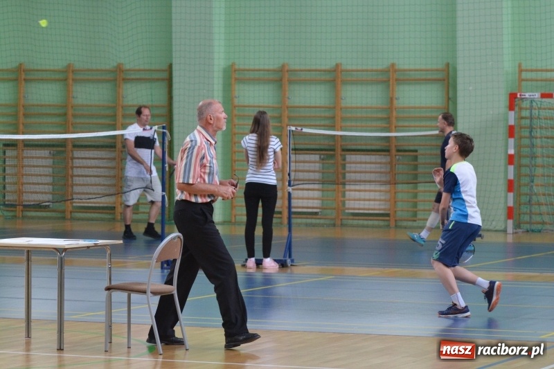 Zdjęcie w galerii na portalu naszraciborz.pl: Wakacyjny turniej badmintona w Arenie Rafako wiadomości z regionu