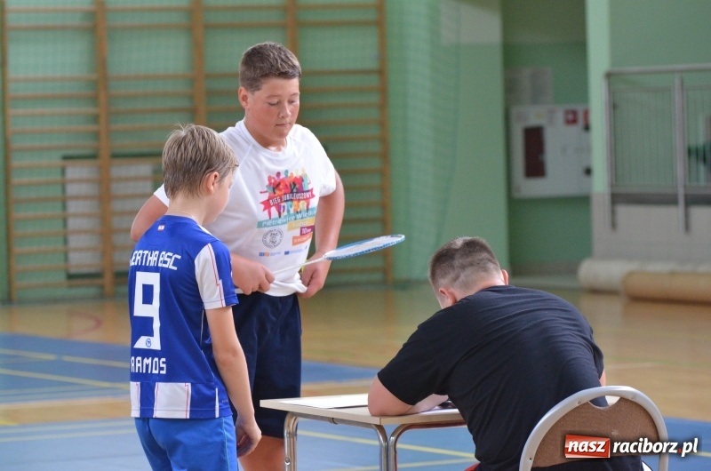 Zdjęcie w galerii na portalu naszraciborz.pl: Wakacyjny turniej badmintona w Arenie Rafako wiadomości z regionu
