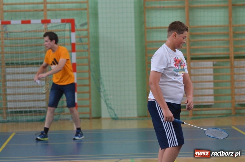 Zdjęcie w galerii na portalu naszraciborz.pl: Wakacyjny turniej badmintona w Arenie Rafako wiadomości z regionu