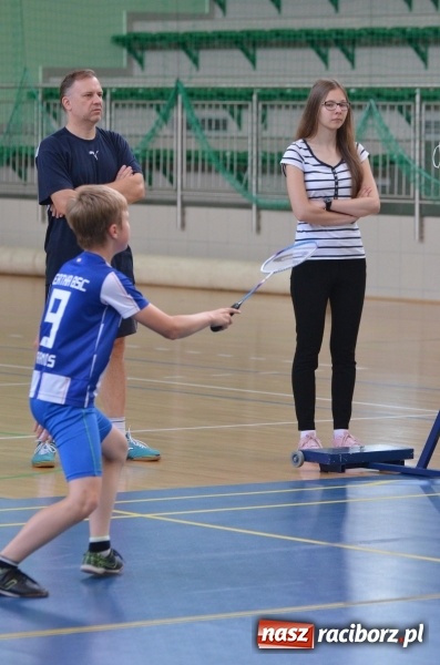 Zdjęcie w galerii na portalu naszraciborz.pl: Wakacyjny turniej badmintona w Arenie Rafako wiadomości z regionu