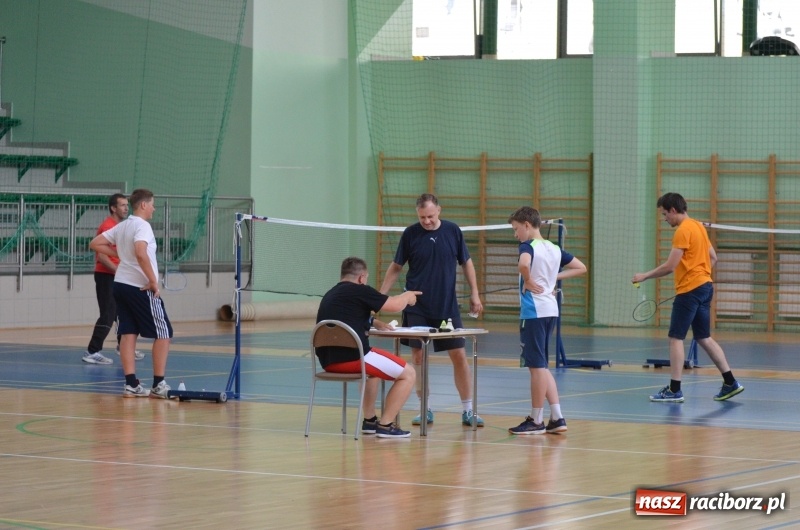 Zdjęcie w galerii na portalu naszraciborz.pl: Wakacyjny turniej badmintona w Arenie Rafako wiadomości z regionu