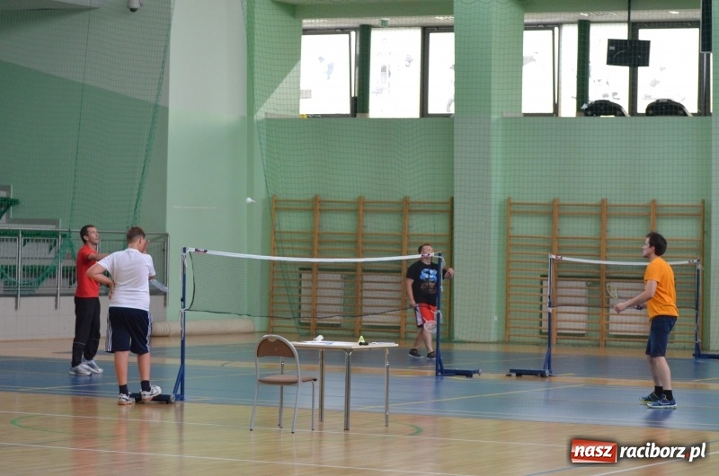 Zdjęcie w galerii na portalu naszraciborz.pl: Wakacyjny turniej badmintona w Arenie Rafako wiadomości z regionu