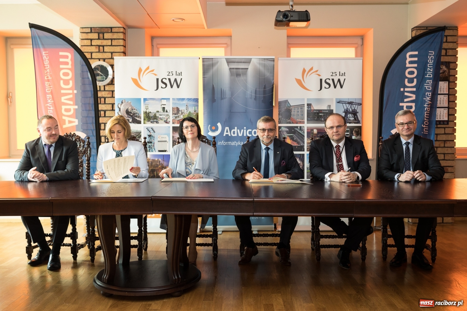 Zdjęcie w galerii na portalu naszraciborz.pl: PWSZ podpisała porozumienie o współpracy z Jastrzębską Spółką Węglową wiadomości z regionu