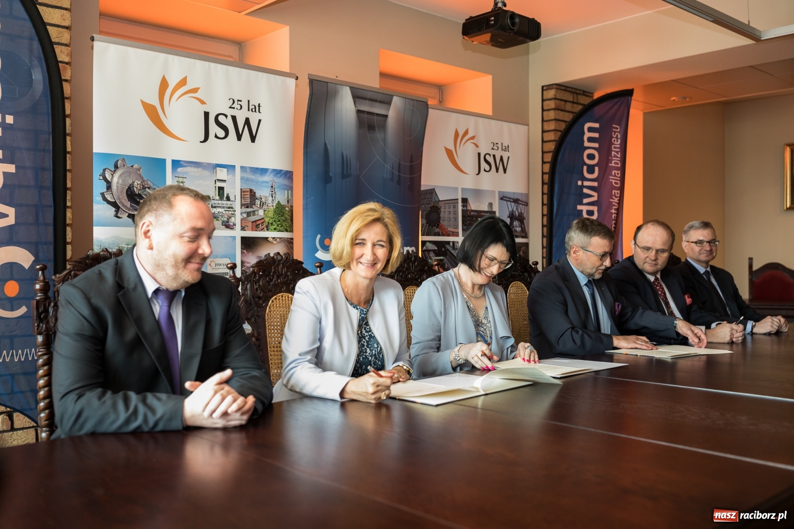 Zdjęcie w galerii na portalu naszraciborz.pl: PWSZ podpisała porozumienie o współpracy z Jastrzębską Spółką Węglową wiadomości z regionu