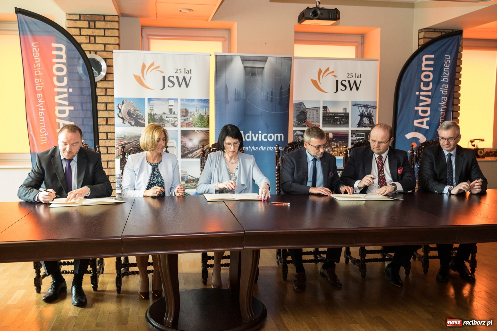 Zdjęcie w galerii na portalu naszraciborz.pl: PWSZ podpisała porozumienie o współpracy z Jastrzębską Spółką Węglową wiadomości z regionu