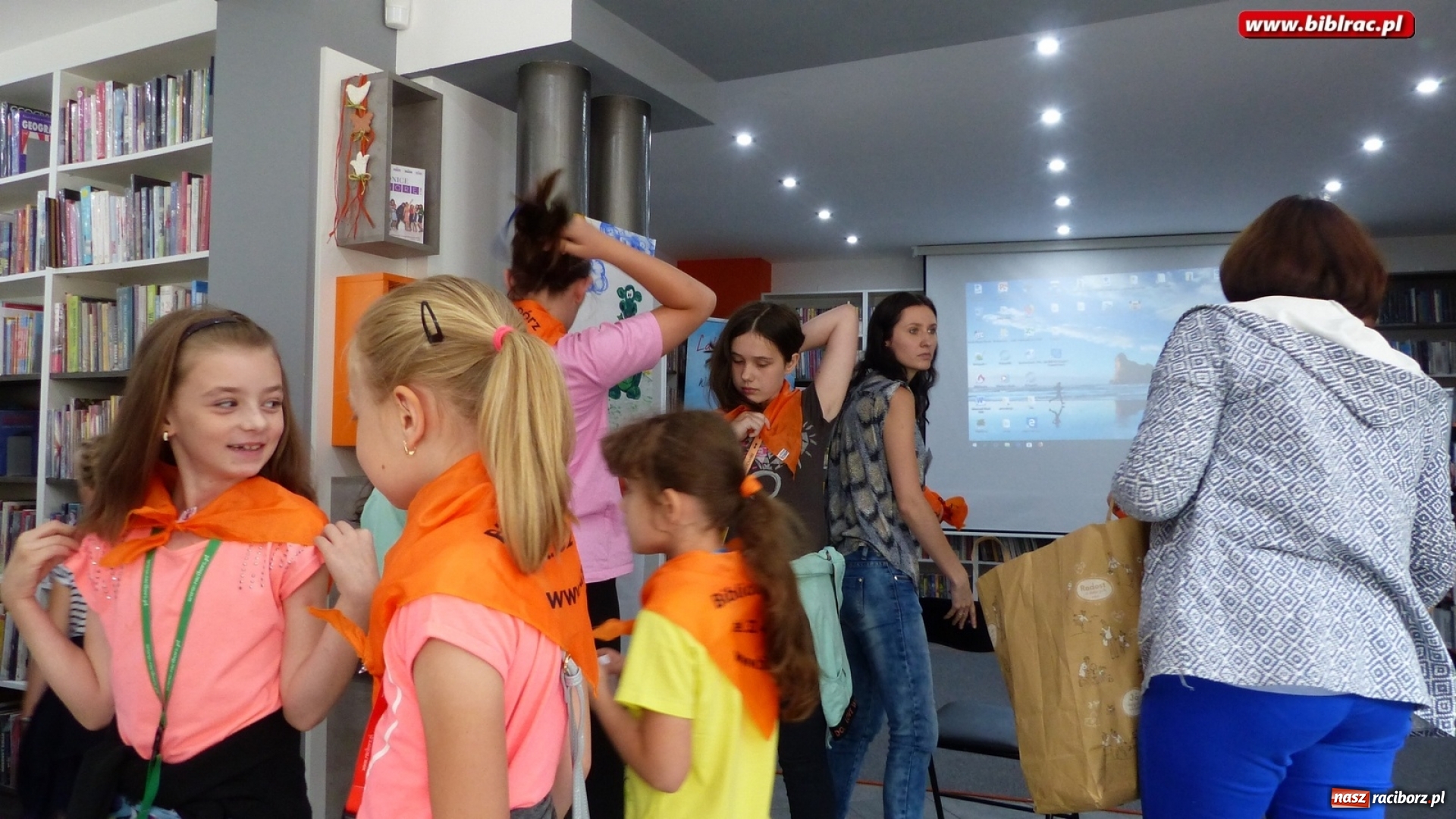 Zdjęcie w galerii na portalu naszraciborz.pl: Legendarny początek Lata z Biblioteką wiadomości z regionu