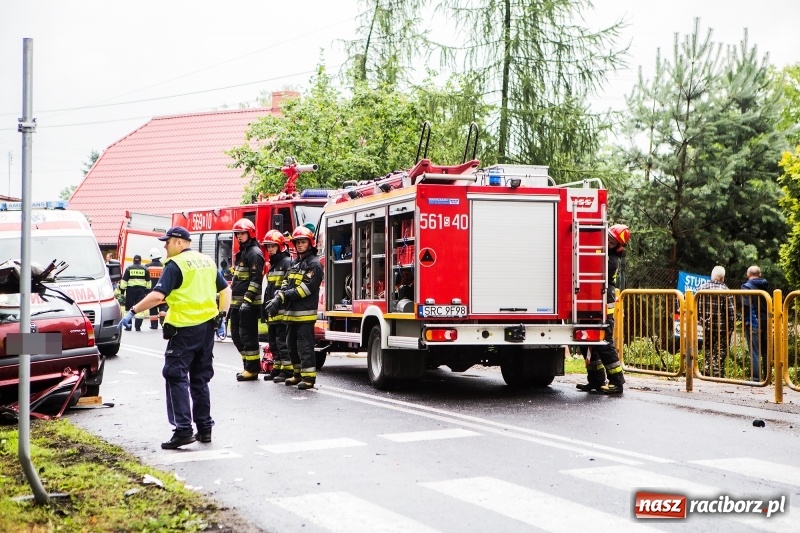 Zdjęcie w galerii na portalu naszraciborz.pl: Nadmierna prędkość prawdopodobną przyczyną wczorajszego wypadku w Rudach  wiadomości z regionu