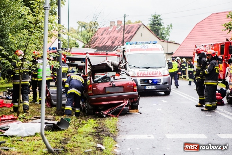 Zdjęcie w galerii na portalu naszraciborz.pl: Nadmierna prędkość prawdopodobną przyczyną wczorajszego wypadku w Rudach  wiadomości z regionu
